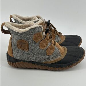 Sorel Out N About Plus Boots Womens 5 Gray Tan Wool Leather Waterproof Duck Rain